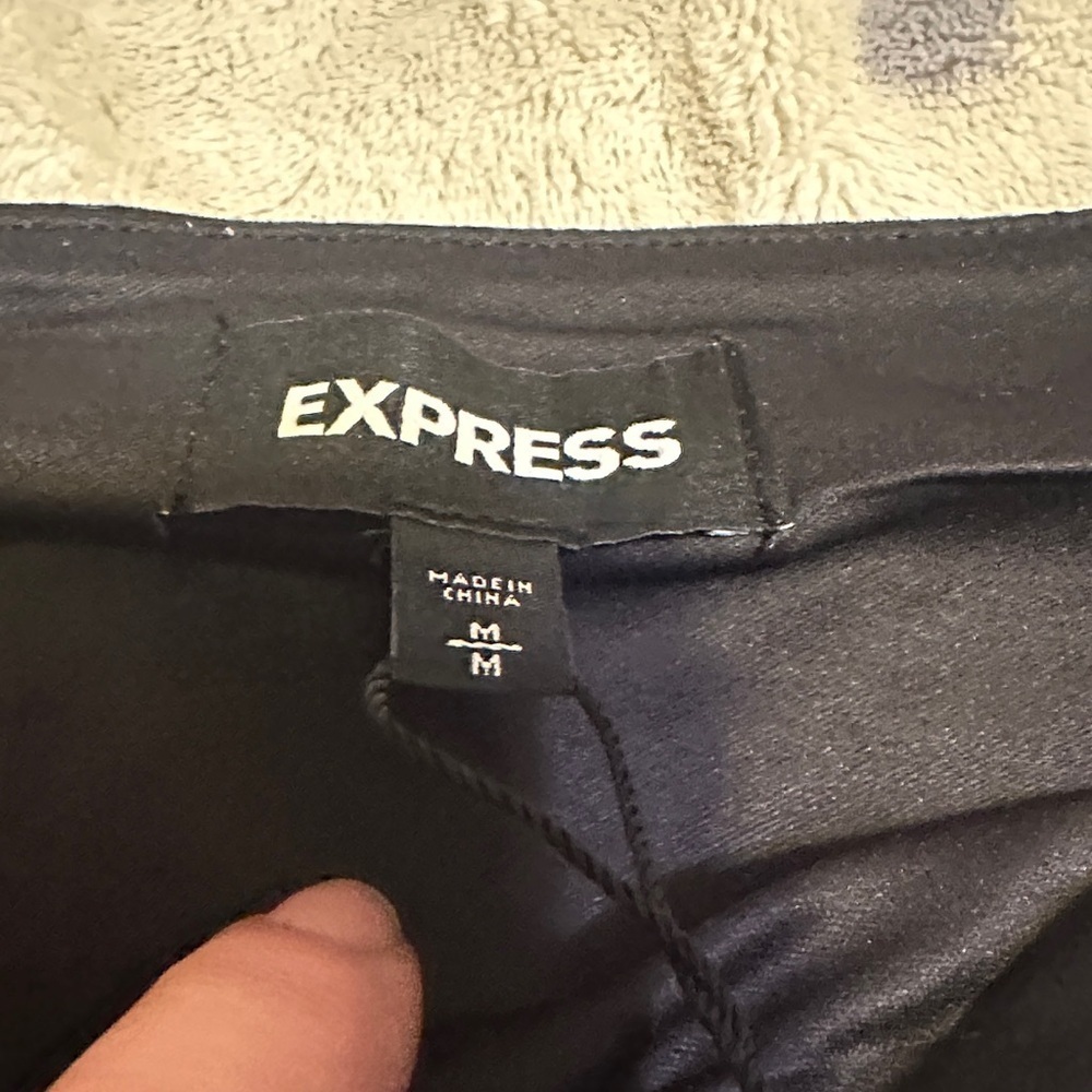 NWT Express Vibrant Sequin Chevron Mini Skirt - Picture 3 of 6